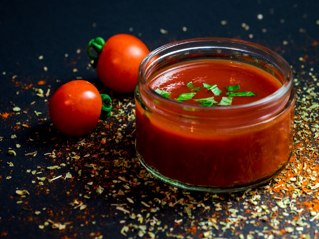 how to make tomato paste with a blender?
